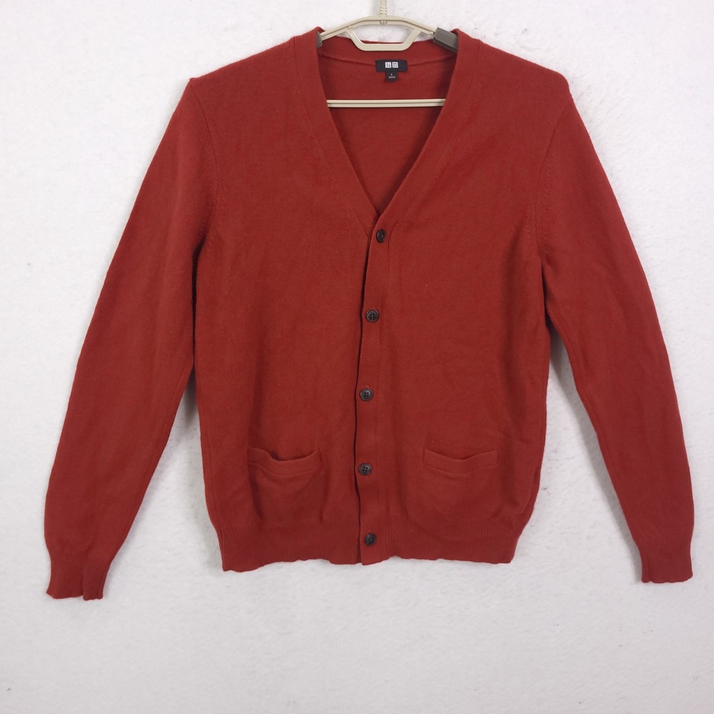 Uniqlo Cardigan Mens Large Red 100% Wool V-Neck Button Front Pocket Knit Sweater